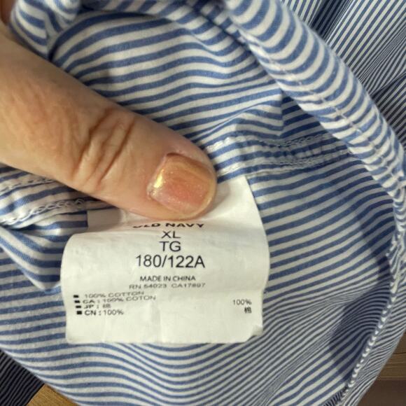 Old Navy The Classic Shirt Slim Fit XL Blue White pinstripe - Picture 7 of 7